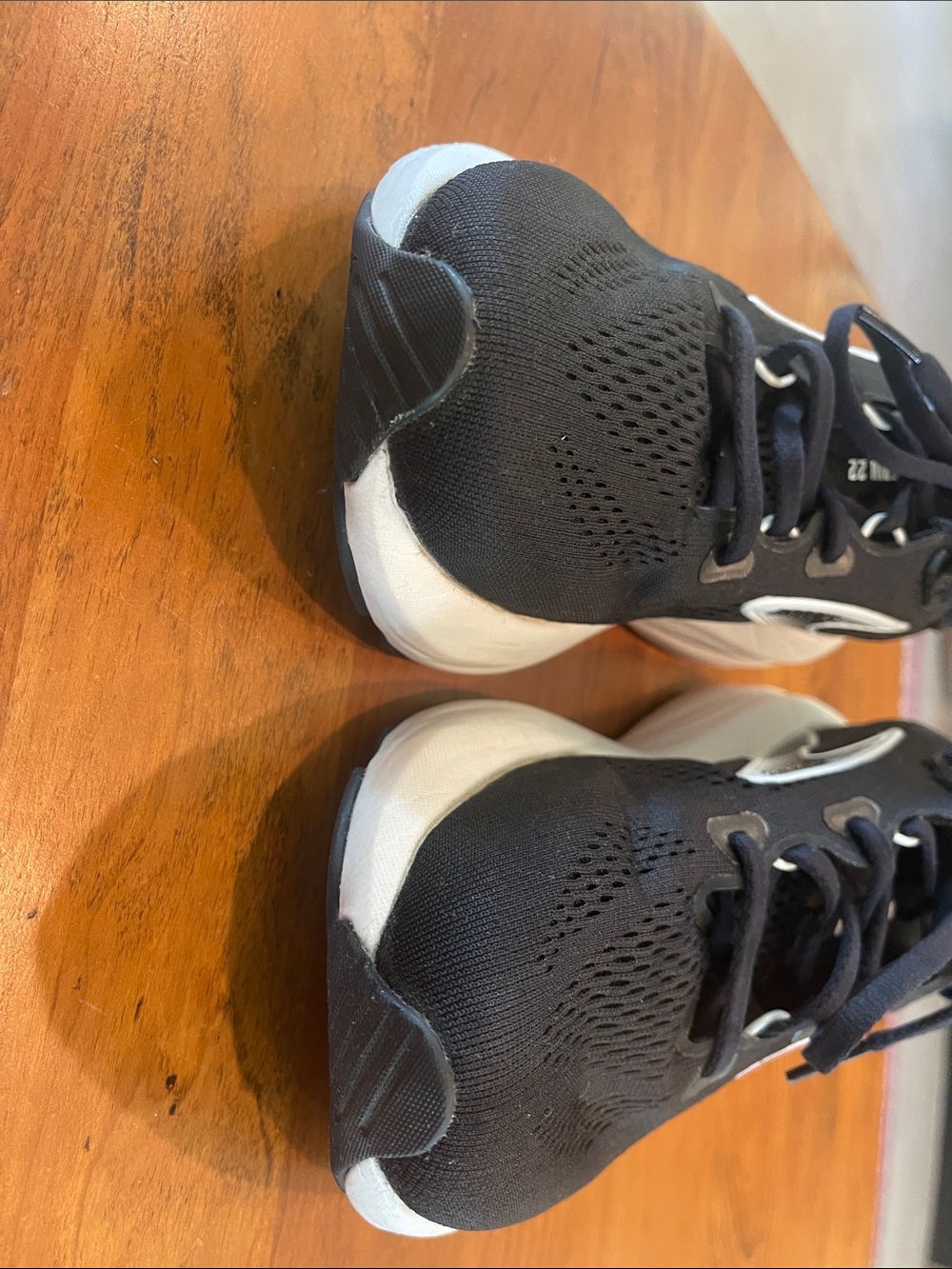 Glycerin 22 Brooks Black and White Running Shoes - Picture 11 of 14